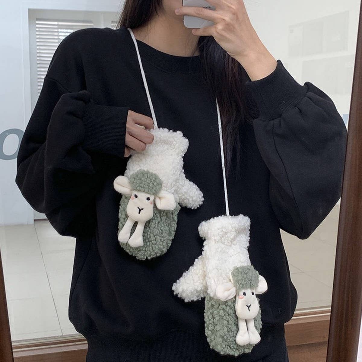 CARTOON LAMB WOOL WINTER WARM HALTER GLOVES_CWAG0185