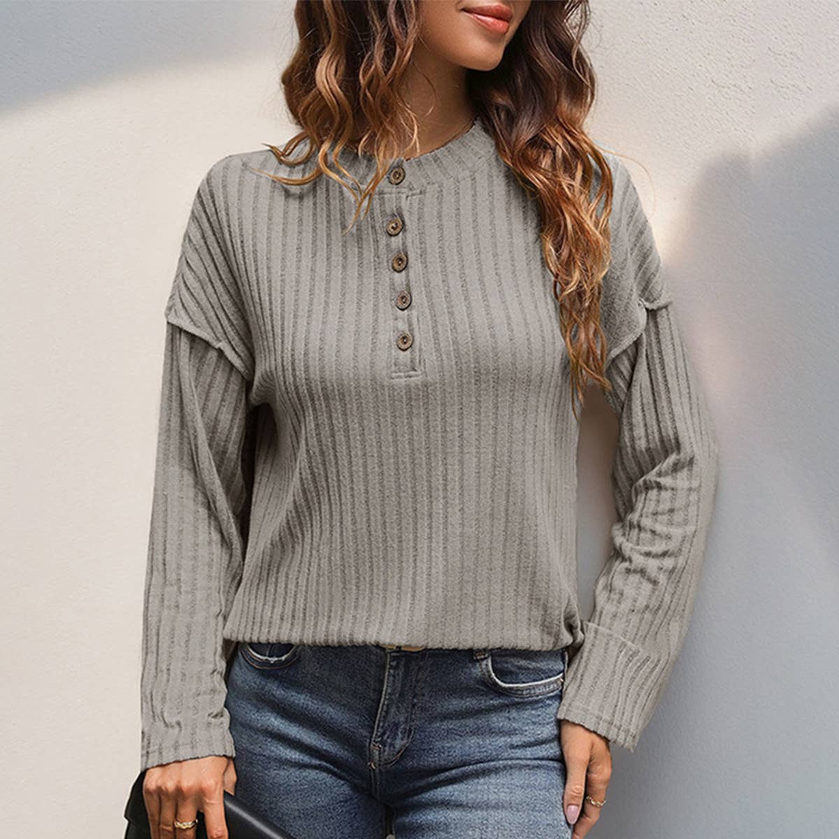 BUTTON-DOWN CREW-NECK FROSTED PIT STRIPE T-SHIRT