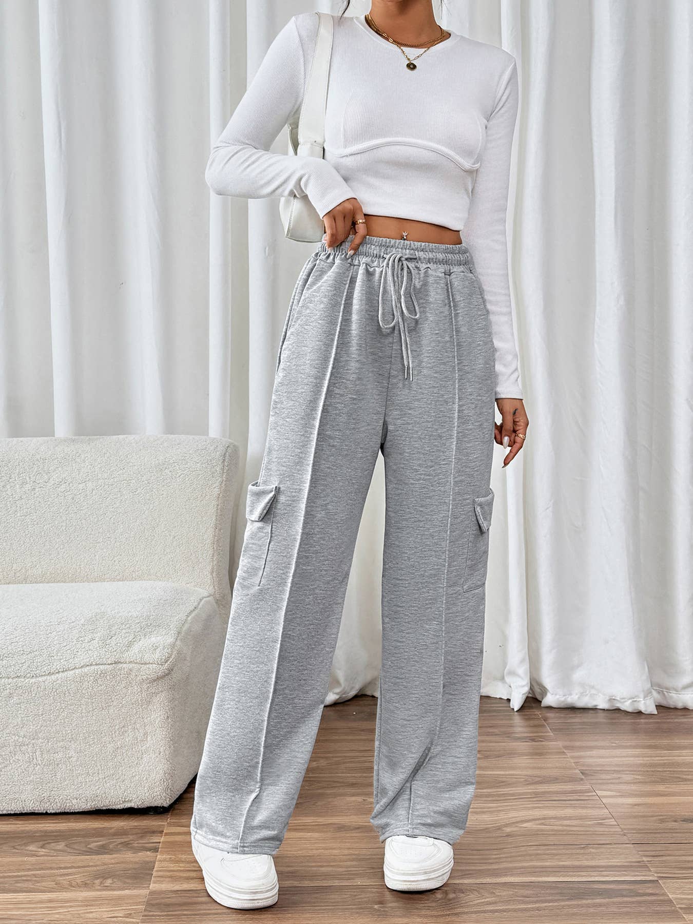 Elastic high-waisted straight-leg sweatpants