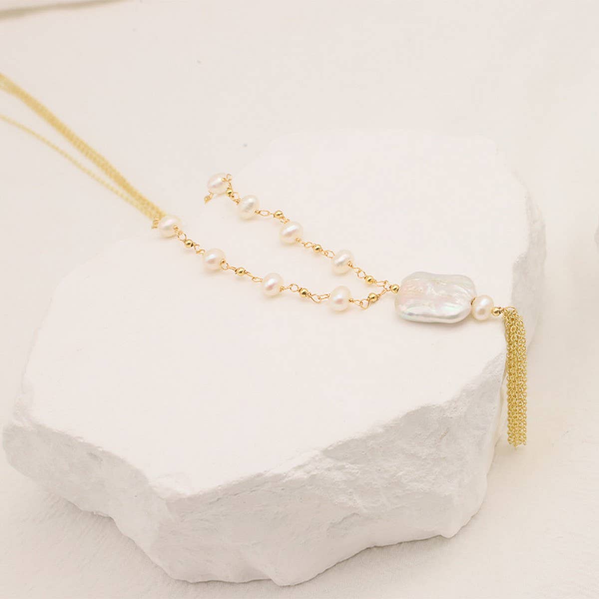 VERSATILE HIGH-END LONG PEARL SWEATER NECKLACE