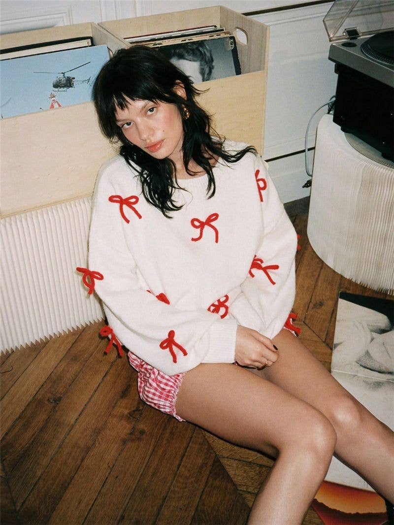 Bowknot adornment easing round neck sweaters