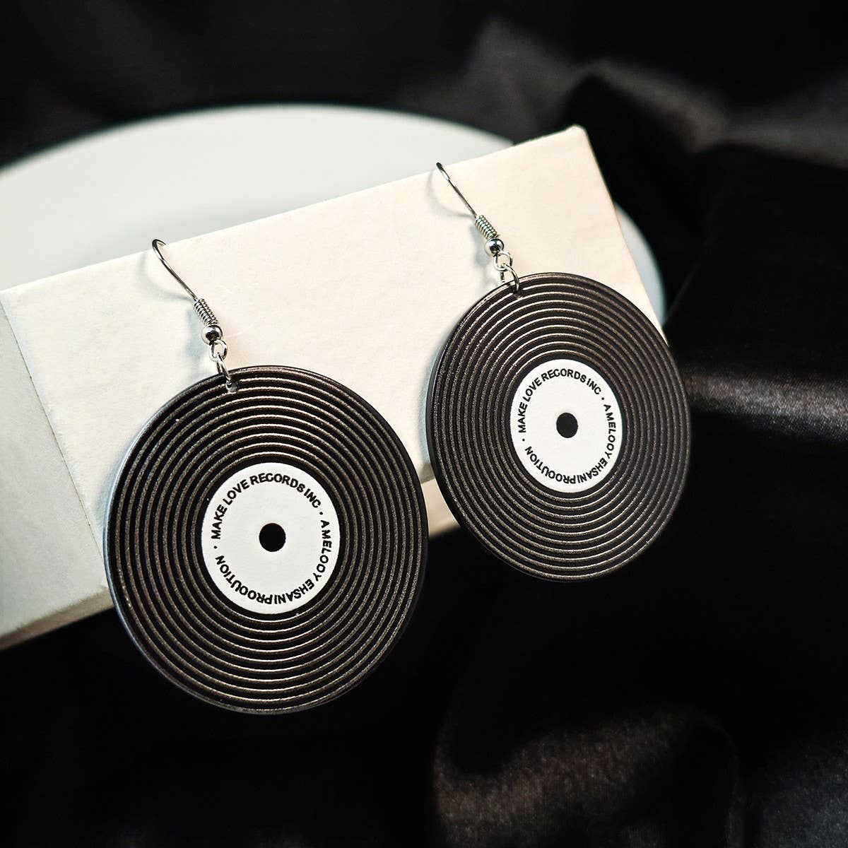 CREATIVE SIMPLE LETTER GEOMETRIC ROUND EARRINGS