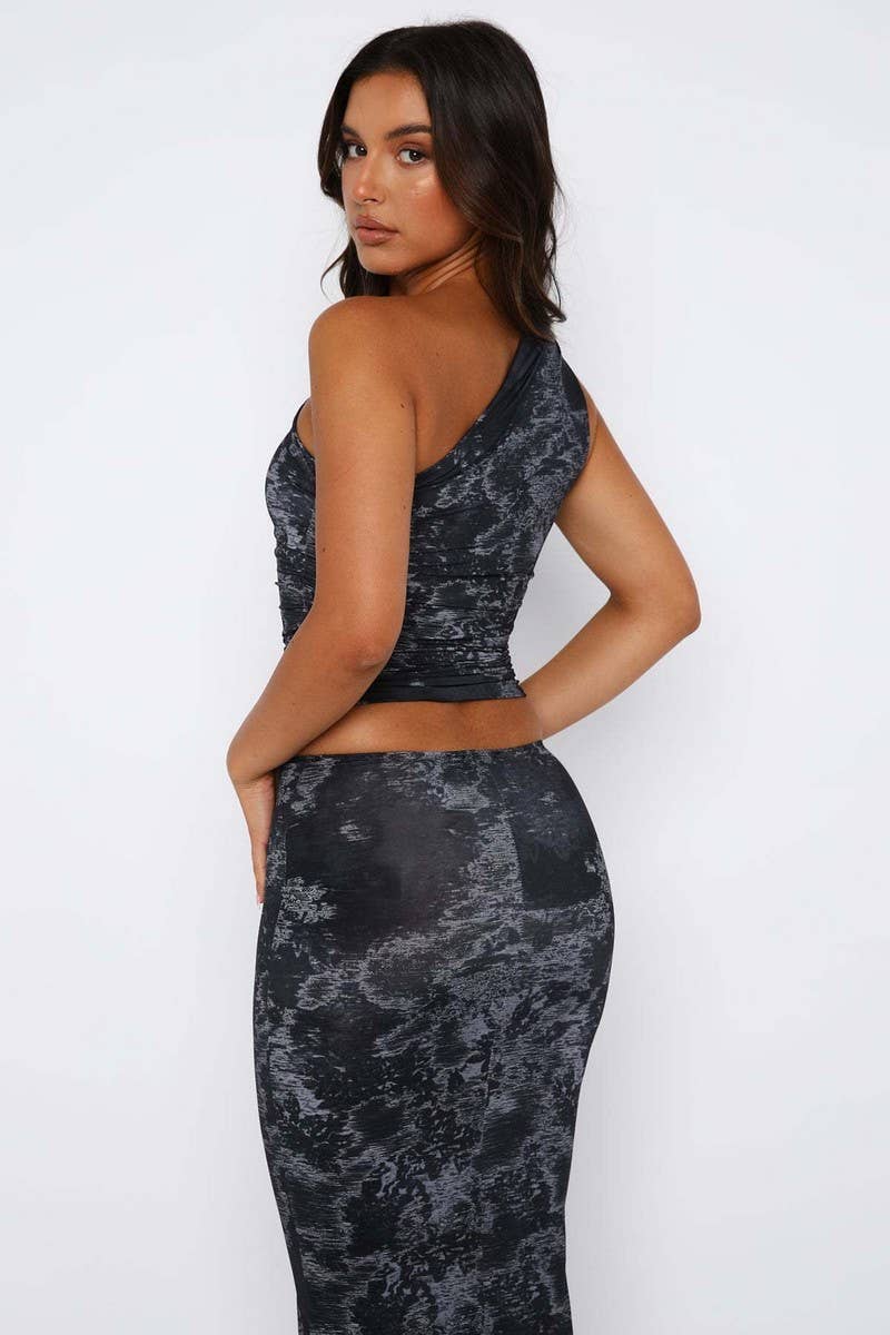 CWTBLSL0501_ONE-SHOULDER SLEEVELESS SLIM-FIT TOP