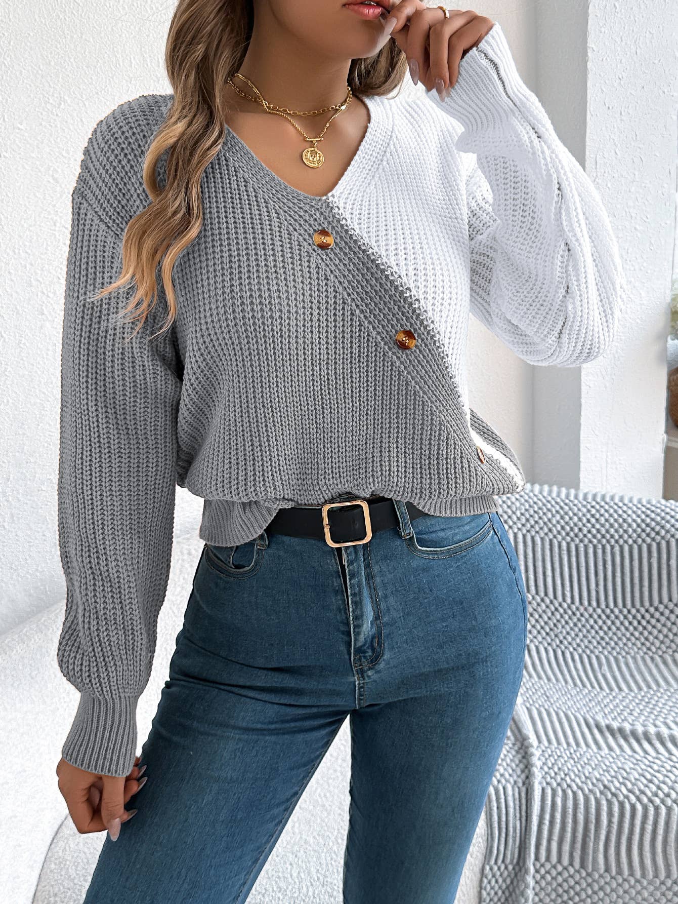CASUAL V-NECK BUTTON-UP LANTERN SLEEVE SWEATER