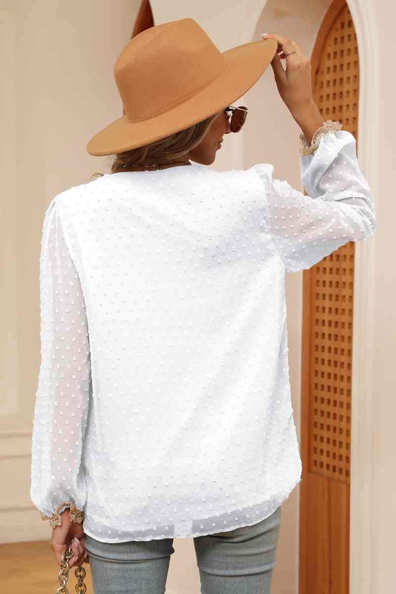 CWTBLL2831_FALL V-NECK LACE PATCHWORK LONG-SLEEVED TOP