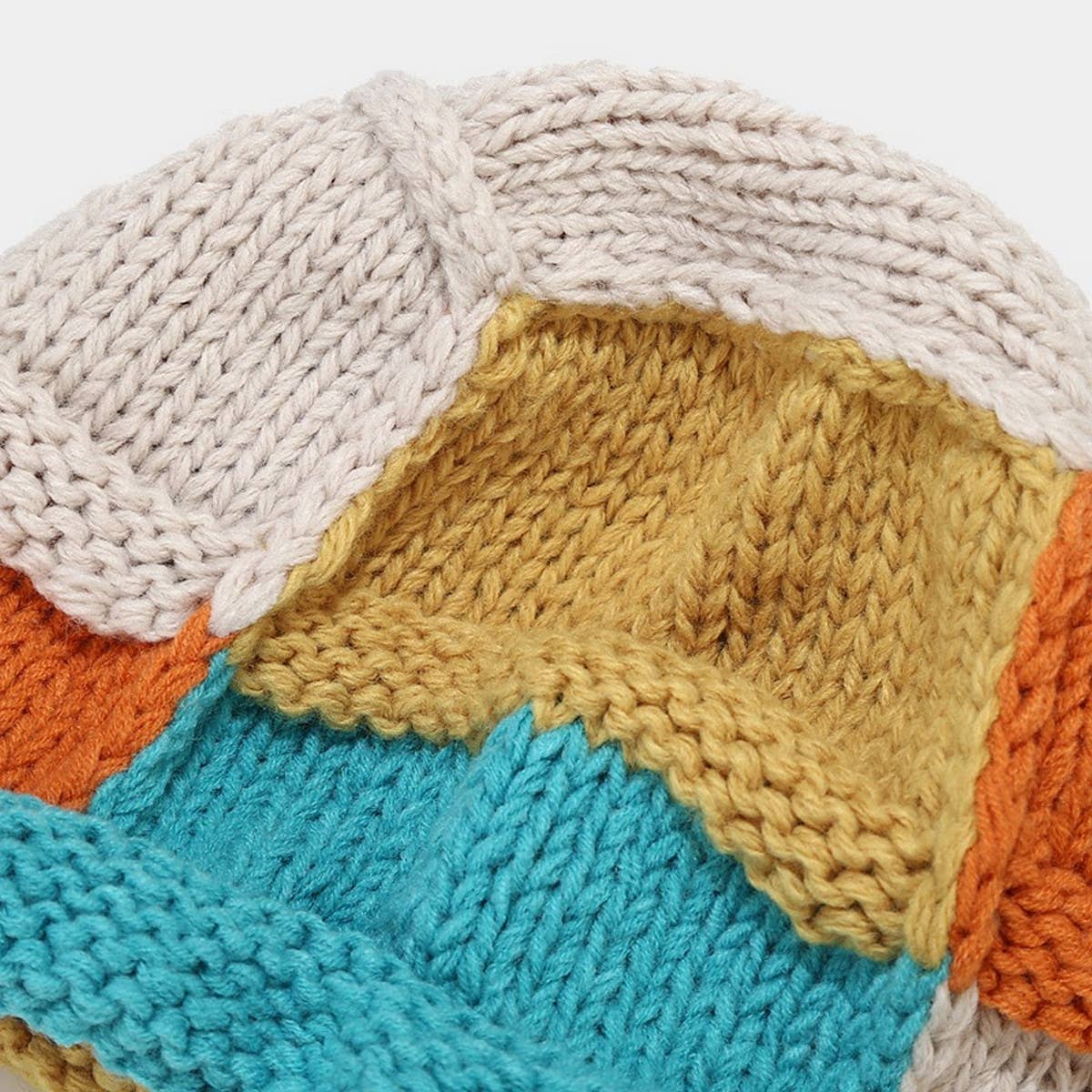 CURLED BRIM CONTRAST KNITTED HAT_CWAH1582