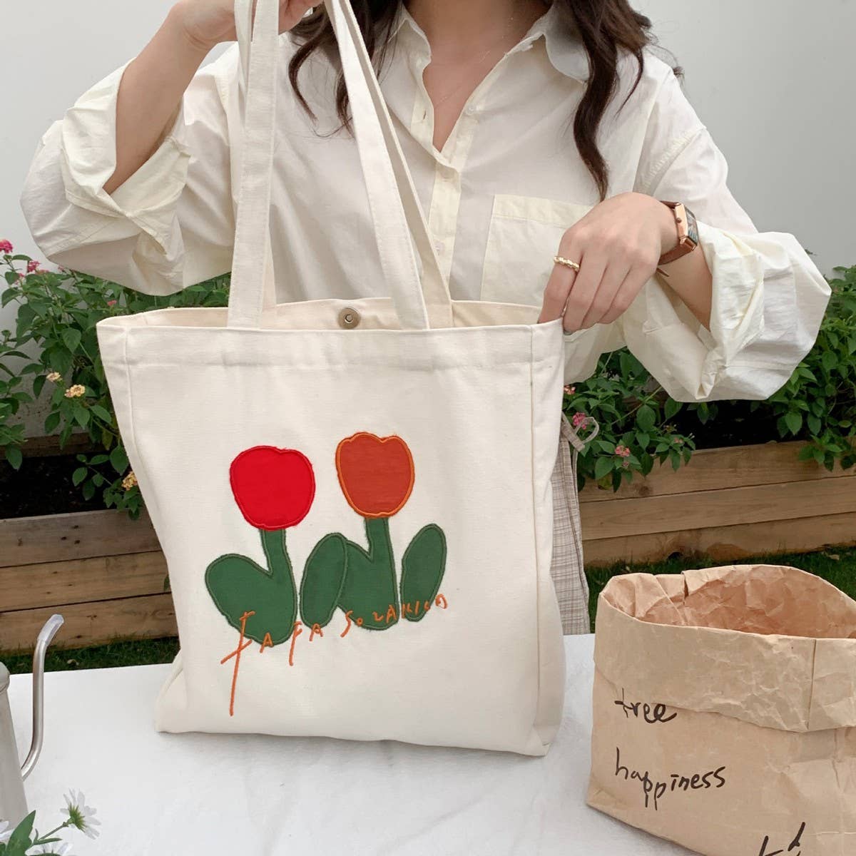 CWAB5817_EMBROIDERED TULIP CASUAL CANVAS SHOULDER BAG
