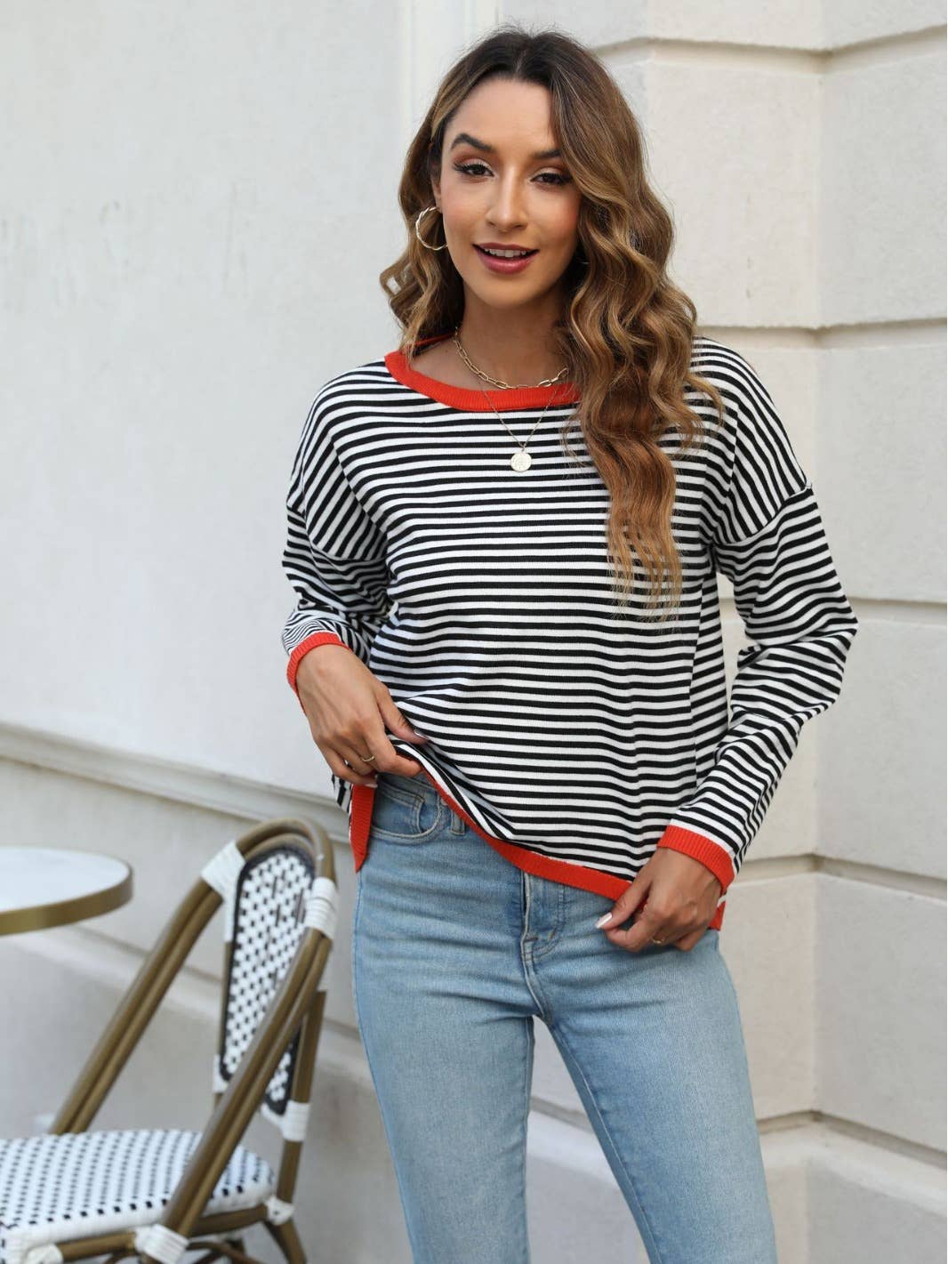 CONTRASTING COLOR STRIPED ROUND NECK BLOUSE
