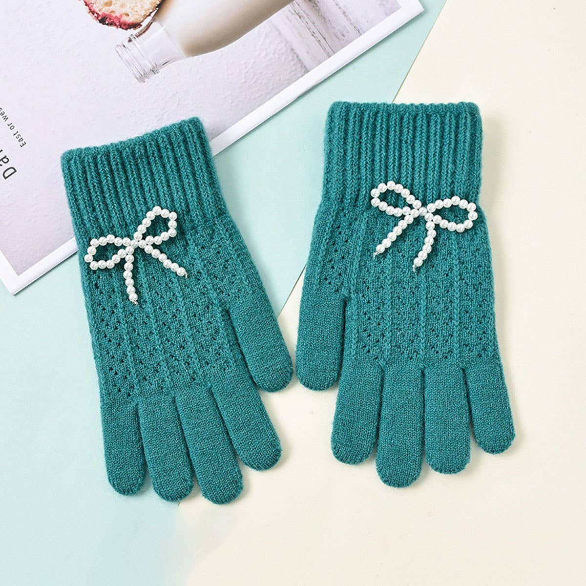 CWAG00586_WOMEN WINTER KNIT BOW PEARL TOUCHSCREEN GLOVES
