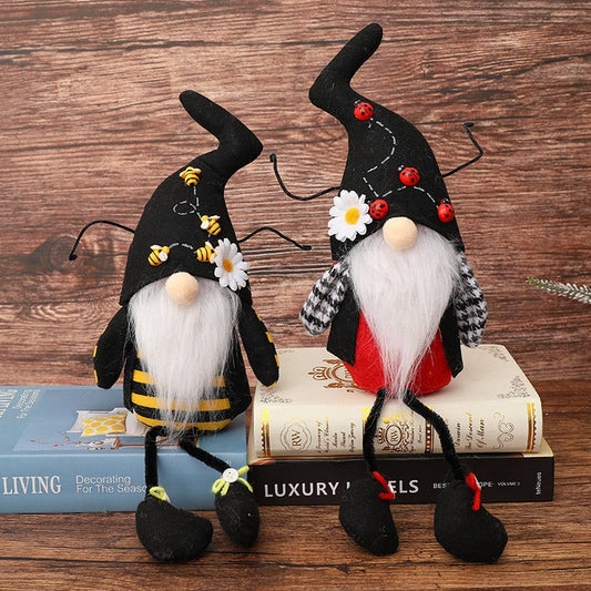 CWMM9479_BEE DAY BLACK HAT RUDOLPH DOLL ORNAMENT
