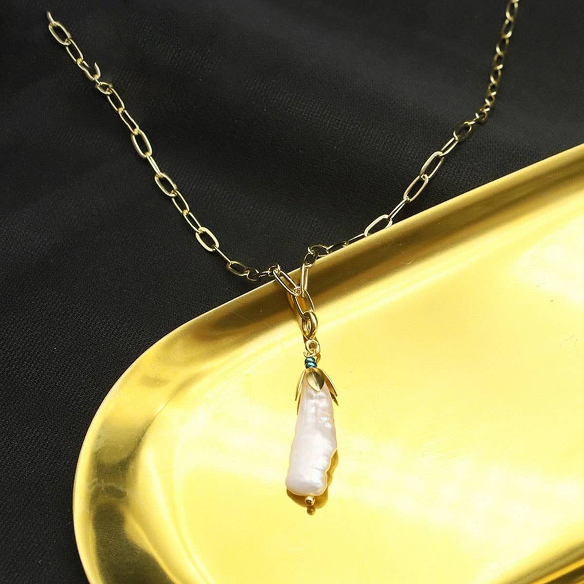 WOMEN'S HIGH-END VINTAGE PEARL NECKLACE