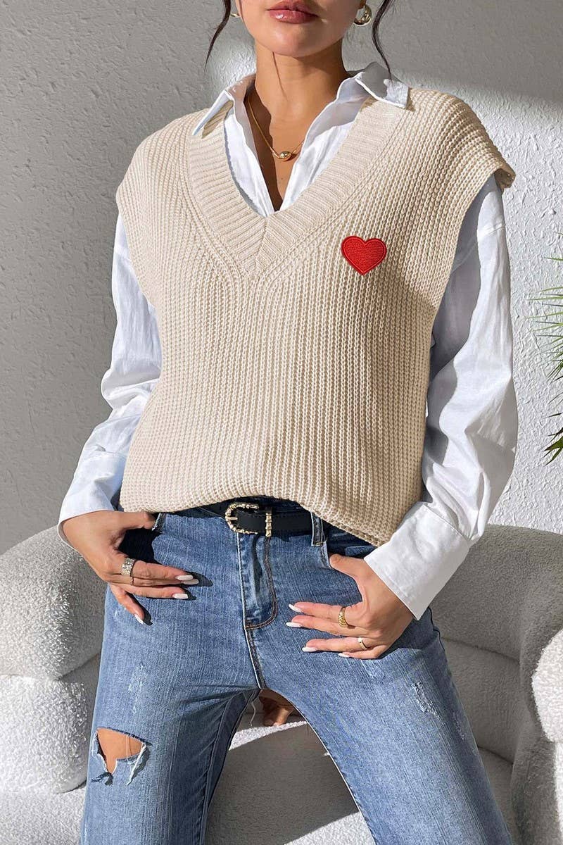 CWTSTL00993_WOMEN V-NECK KNIT VEST HEART PATCH SWEATER