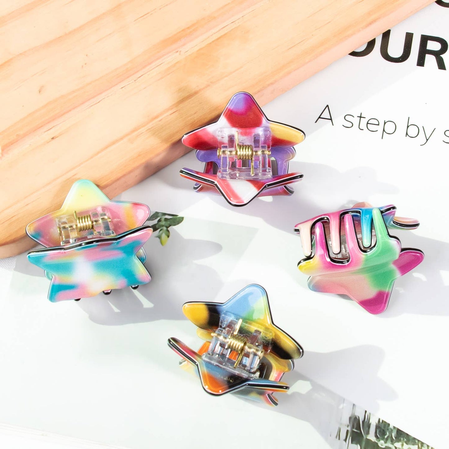 RAINBOW STAR HAIR CLAW CLIP SMALL_CWAHA0325