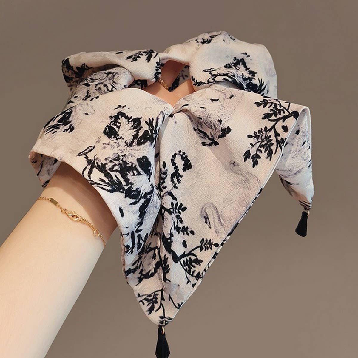 EXQUISITE GREY INK PAINTING PRINT TASSEL HEADBAND_CWAHA3711