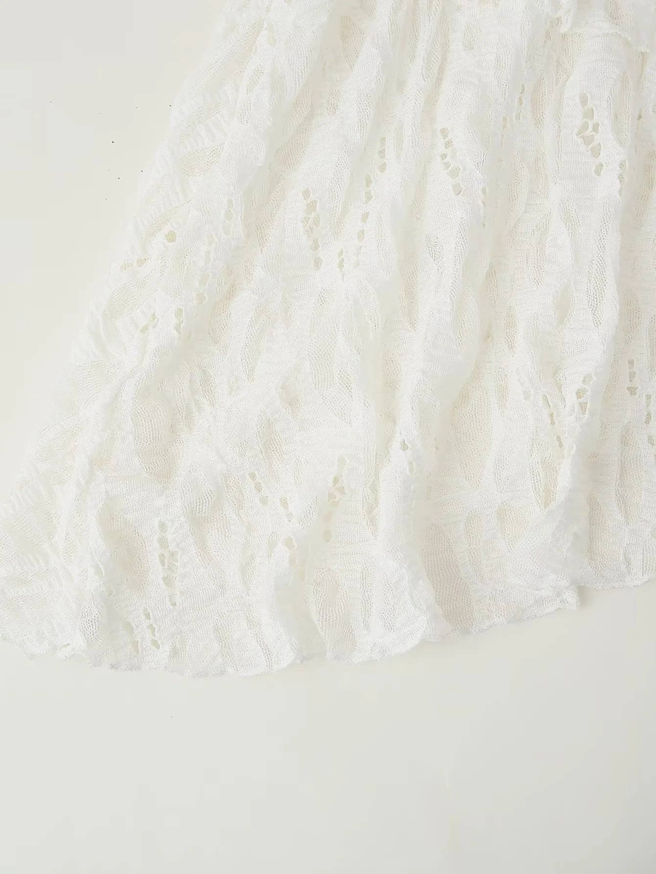 An irregular ruffled dress with a sense of design