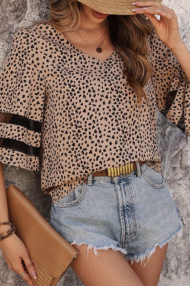 CWTBLS0383_V-Neck Mesh Detailed Short Sleeve Top