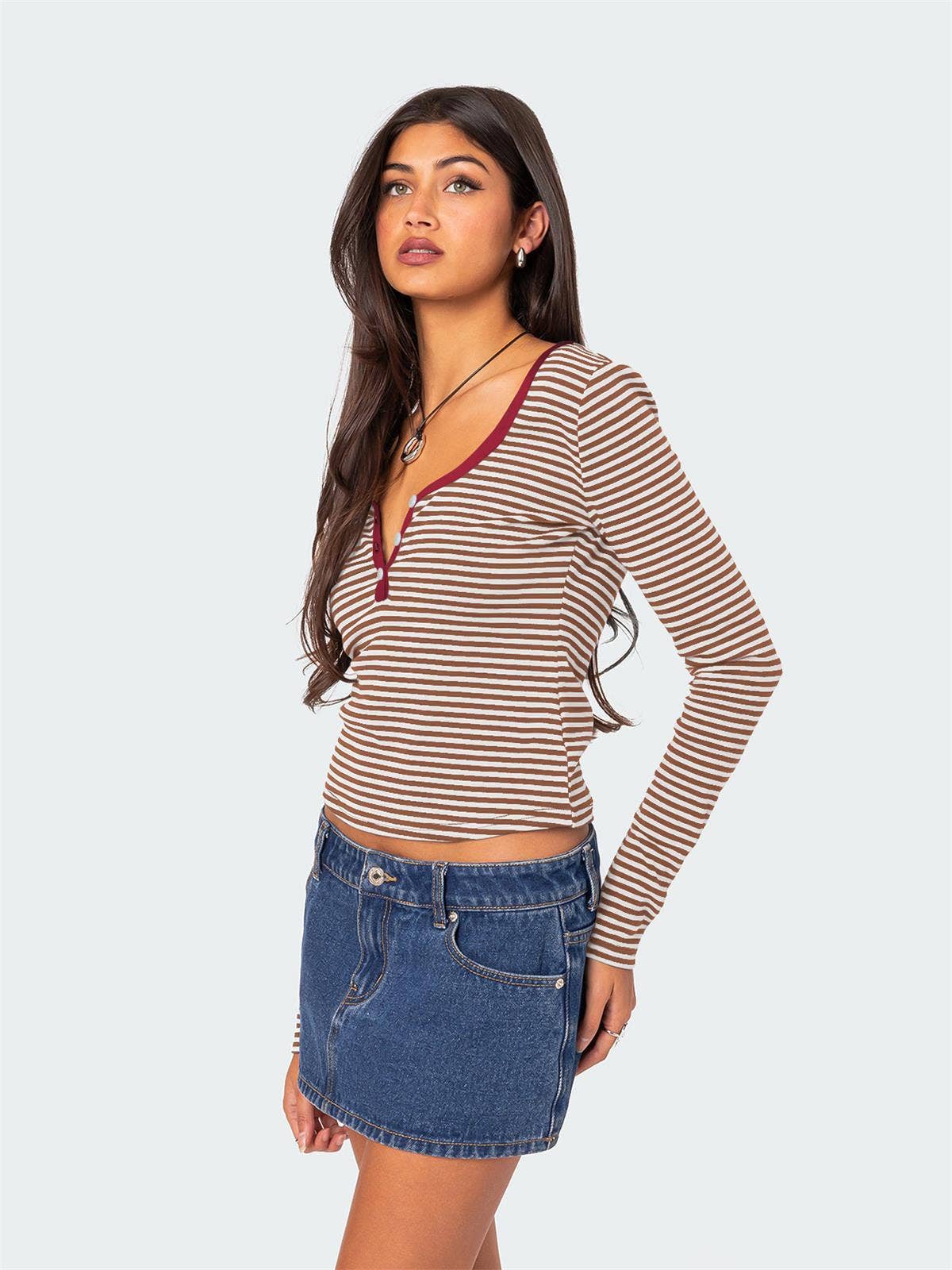 Chicken-neck contrasting striped knitted sweater
