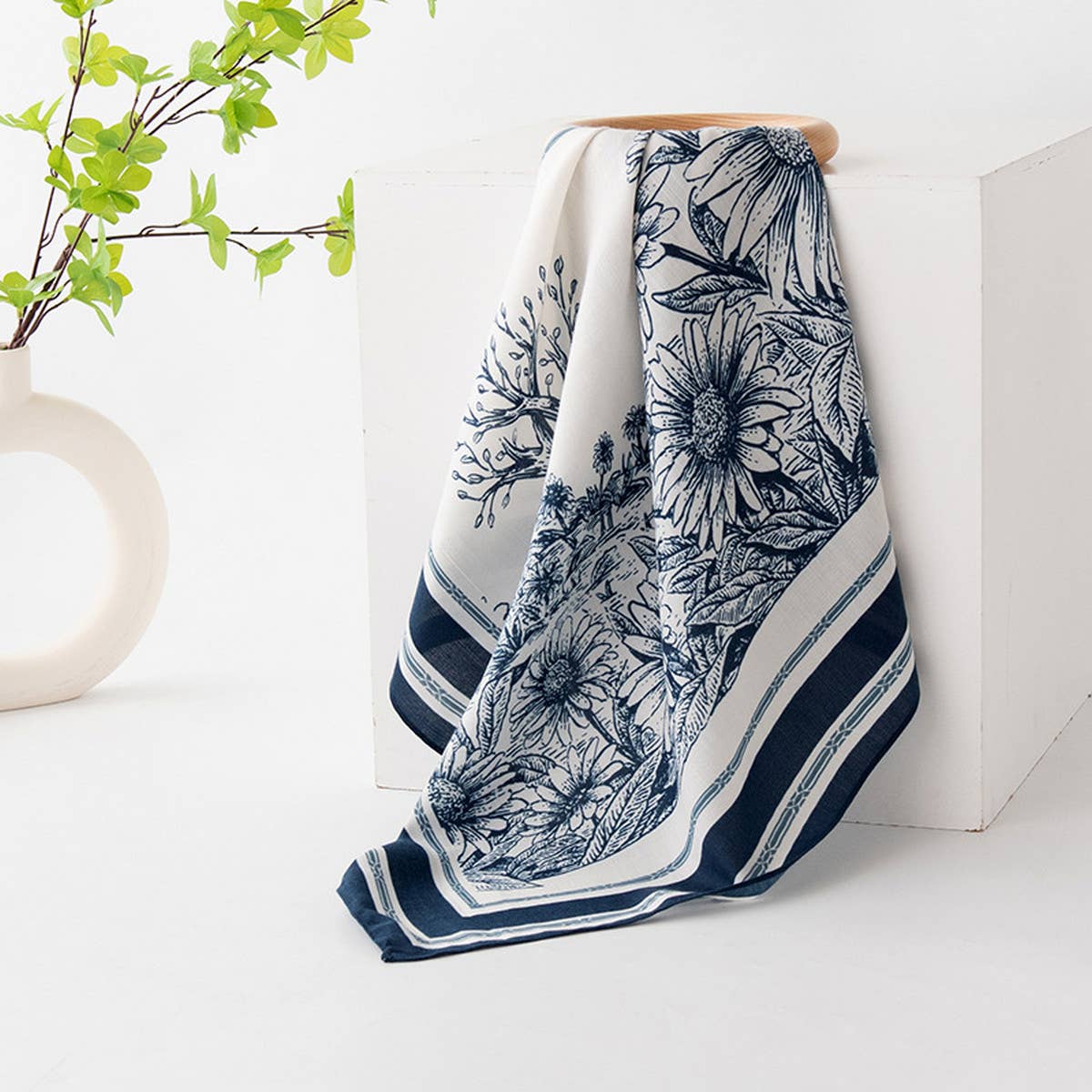 VERSATILE SHIRT RETRO PLANT PRINT SQUARE SCARF