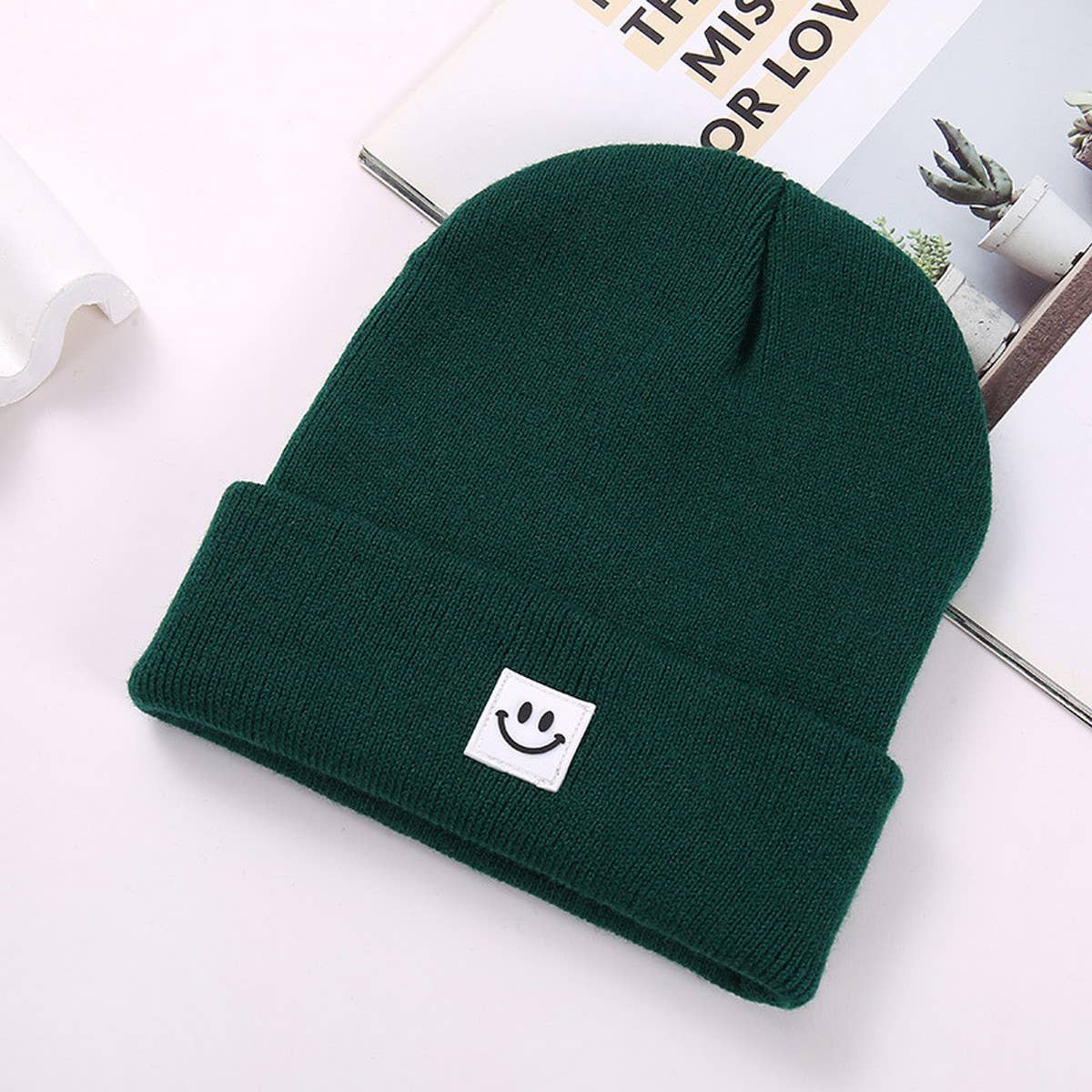 CWAH04343_SMILEY FACE PATCH KNIT BEANIE HAT