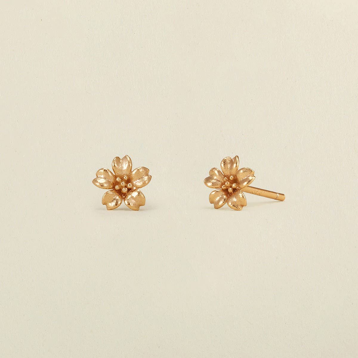 Artistic retro creative December flower earrings_CWMM5507