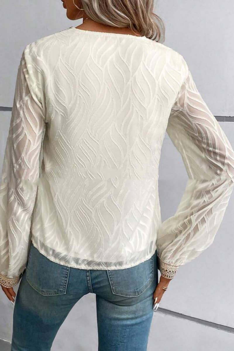 CWTBLL2488_FALL V-NECK LACE LONG-SLEEVED SHIRT TOP