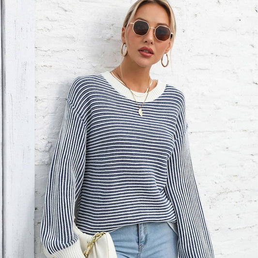 Color-matching crew neck pullover sweater