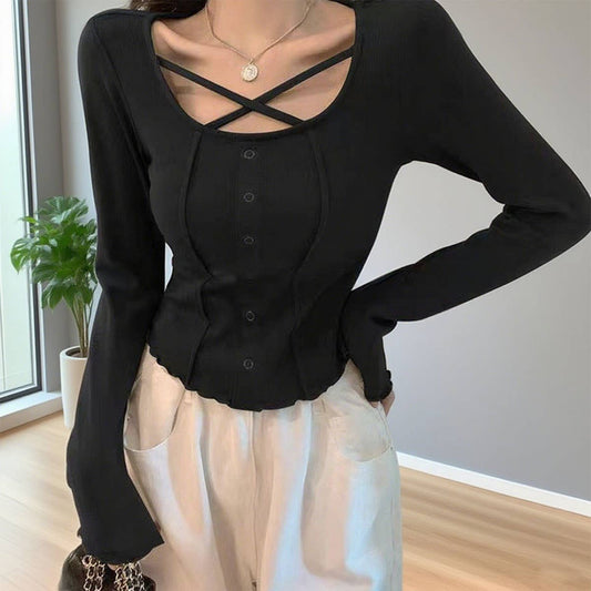 Body-hugging long-sleeved solid-color T-shirt