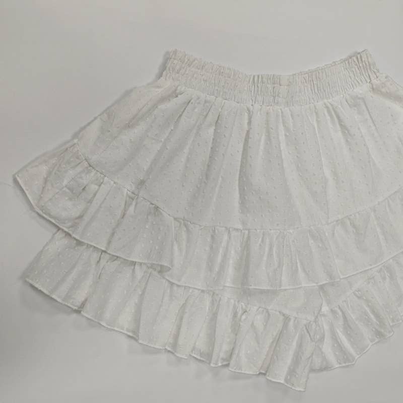 A versatile and casual short with a drape