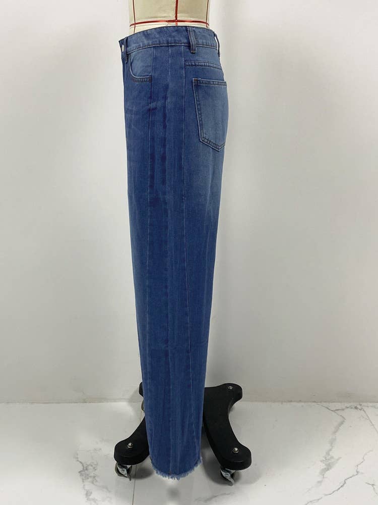 CASUAL WIDE-LEG JEANS WITH NO SPRING IN THEM