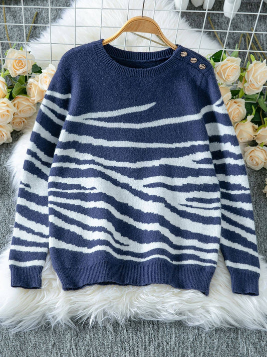 Color-blocking zebra-patterned  knitted sweater