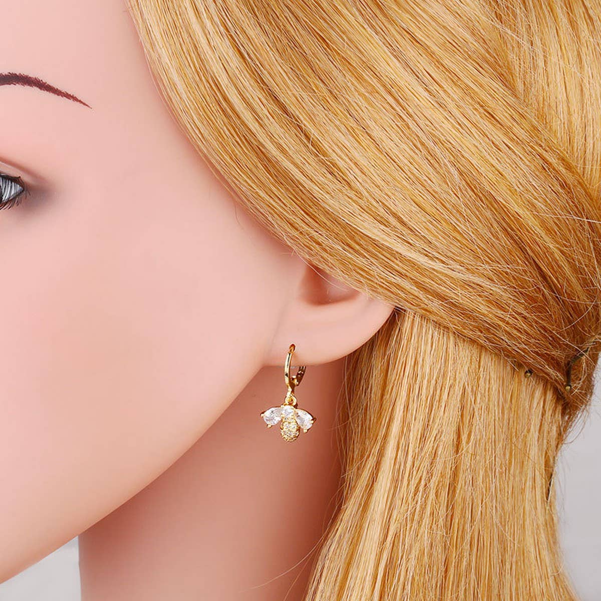 CUTE LITTLE BEE ZIRCON EARRINGS