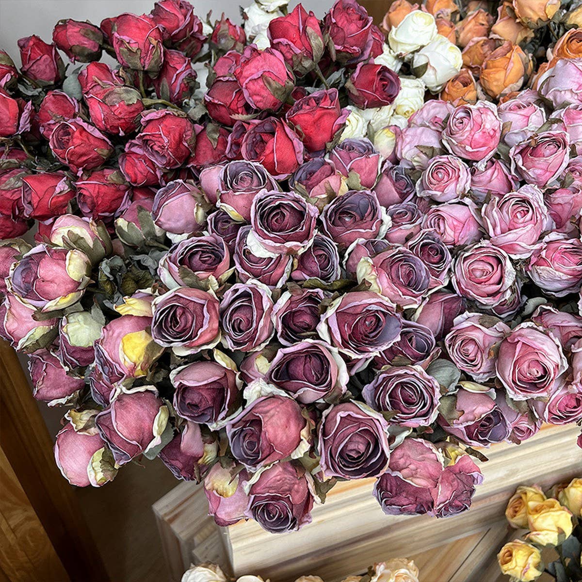 High-End Burnt Edge Rose Bouquet for Table Decor