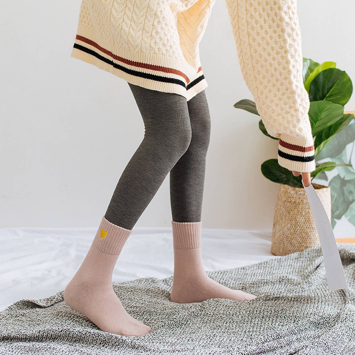 WINTER HEART EMBROIDERY WARM TERRY SOCKS