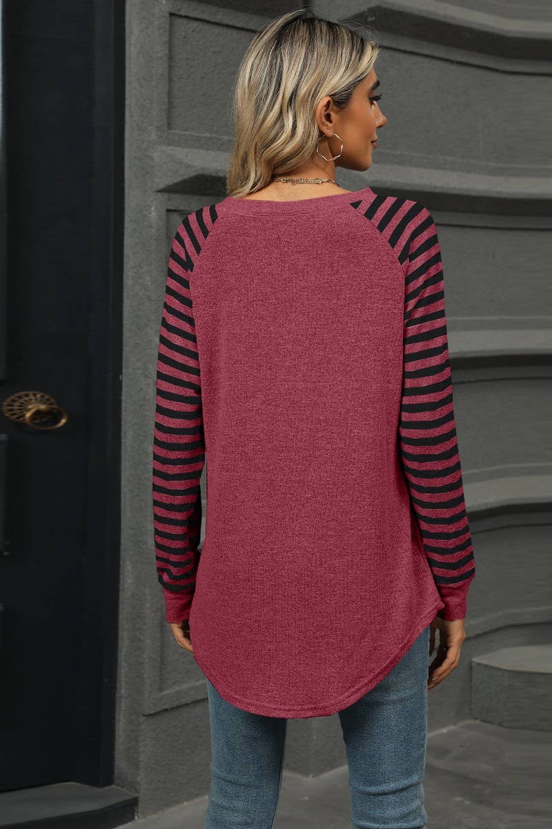 CWTBLL3698_CONTRAST STRIPE CREW NECK SWALLOWTAIL TOP