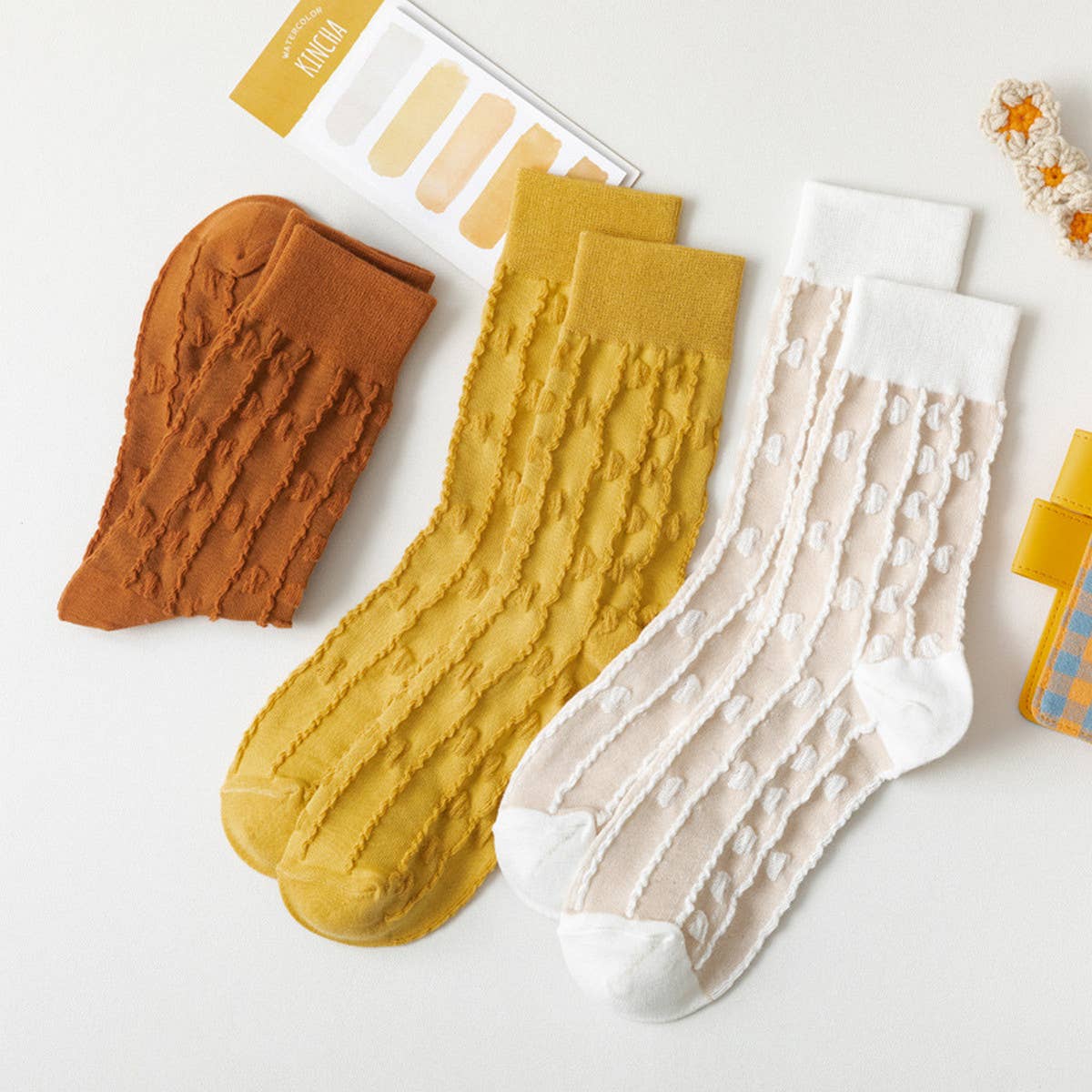 WOMEN SIMPLE THIN AND COMFORTABLE TWIST SOCKS