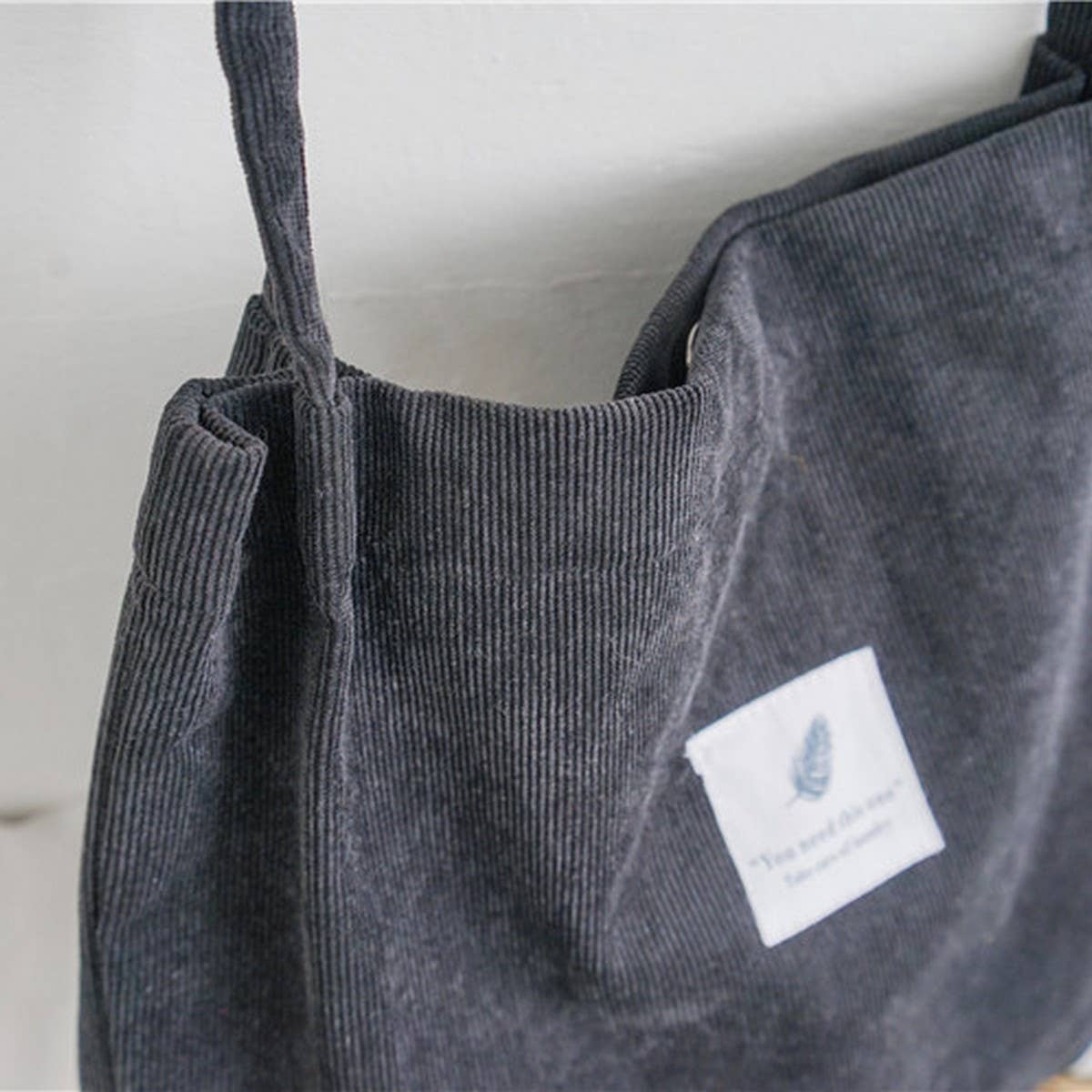 CWAB3911_CORDUROY SNAP-BUTTON LARGE-CAPACITY SHOULDER BAG