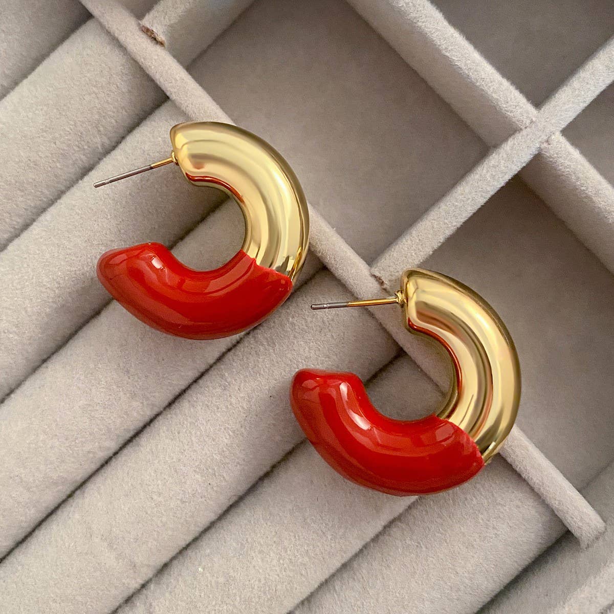 MINIMALIST AND PERSONALIZED MAILLARD RETRO EARRING