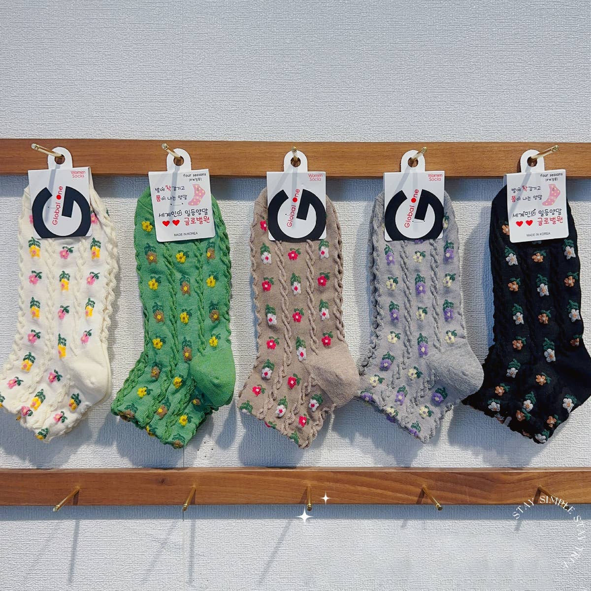 COMFORTABLE VERTICAL STRIPED COTTON SOCKS