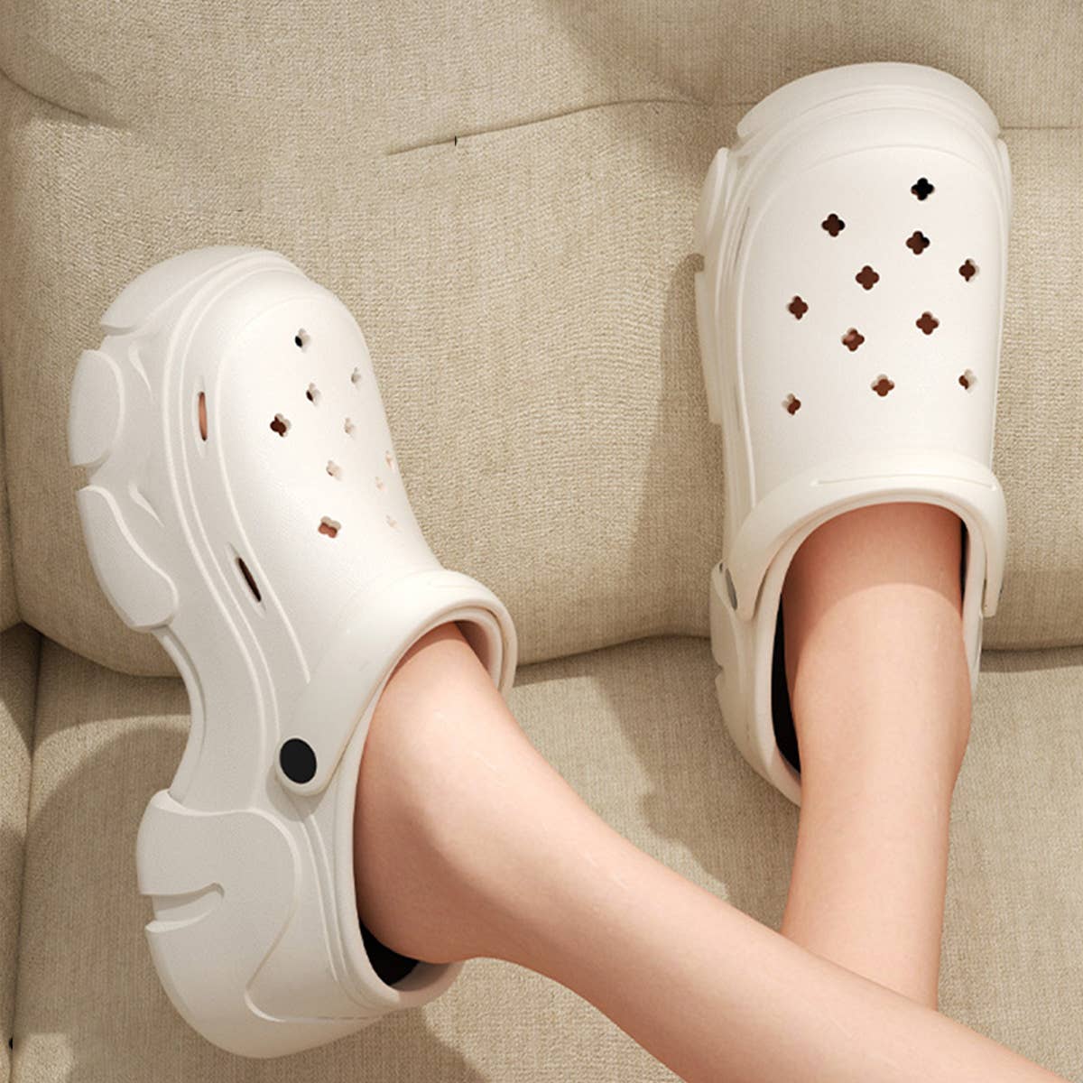 8CM THICK-SOLED OUTDOOR HOLE SANDALS_CWSHS0818