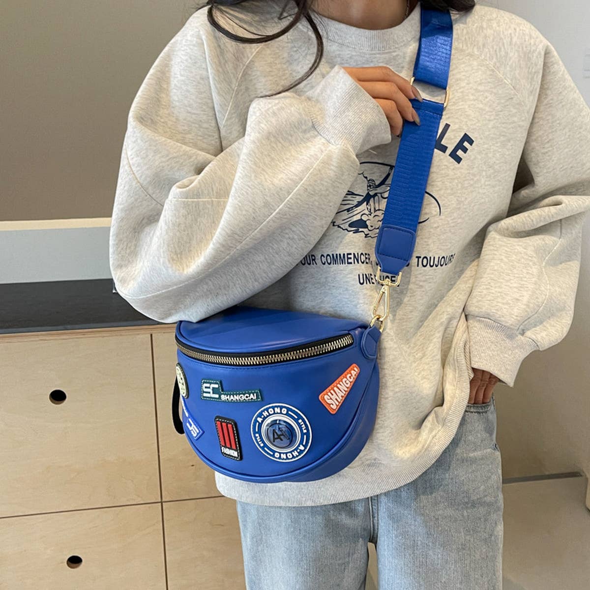WIDE LETTER SHOULDER BELT BAG CROSSBODY BAG_CWAB2069