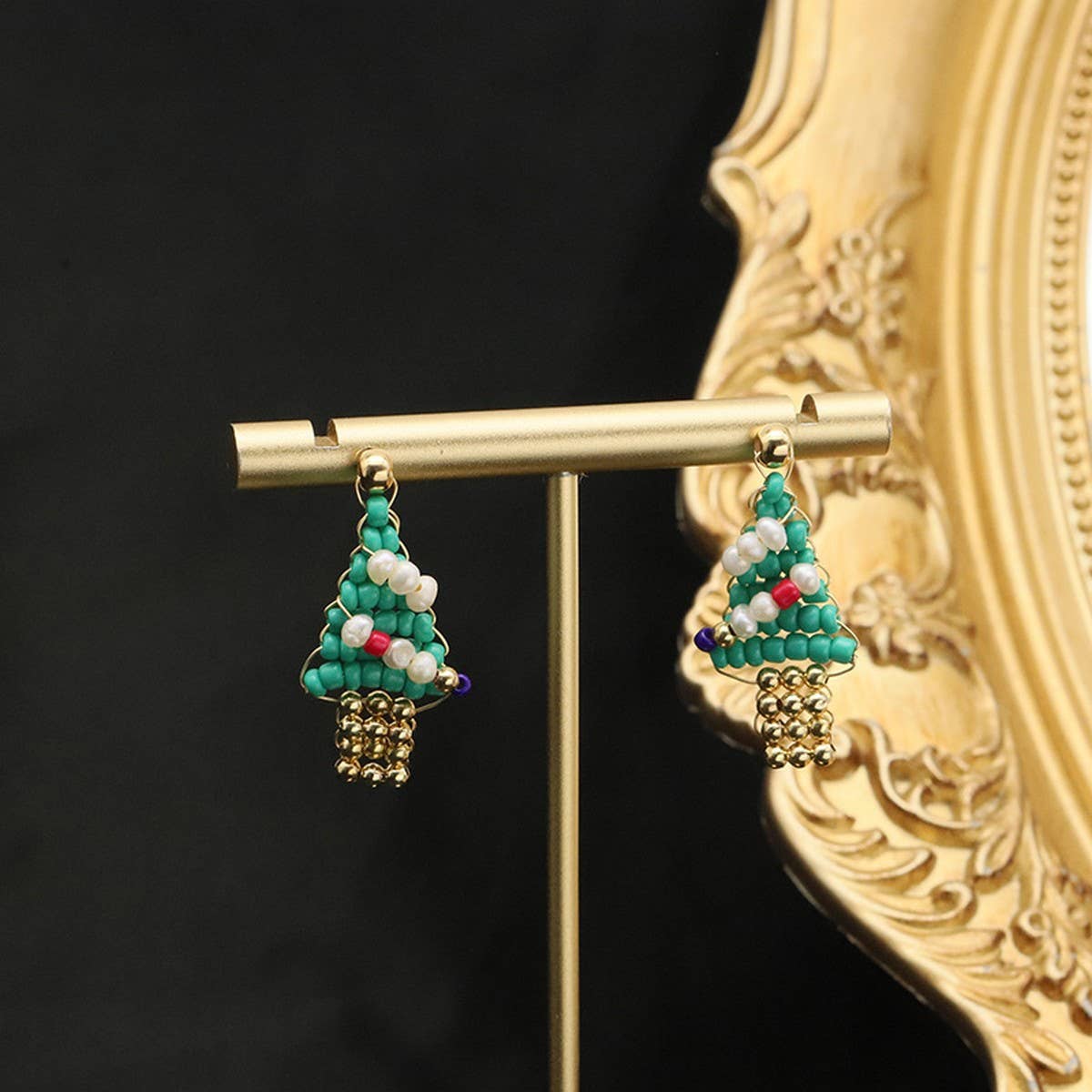 CHRISTMAS COLLECTION NATURAL PEARL EARRINGS