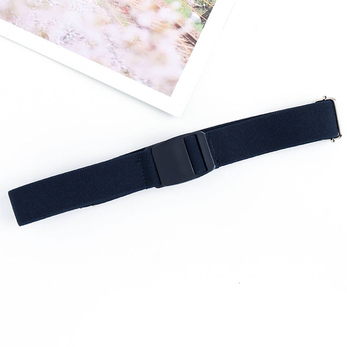 SOLID WOVEN BUCKLELESS ELASTIC WAISTBAND_CWABE0674