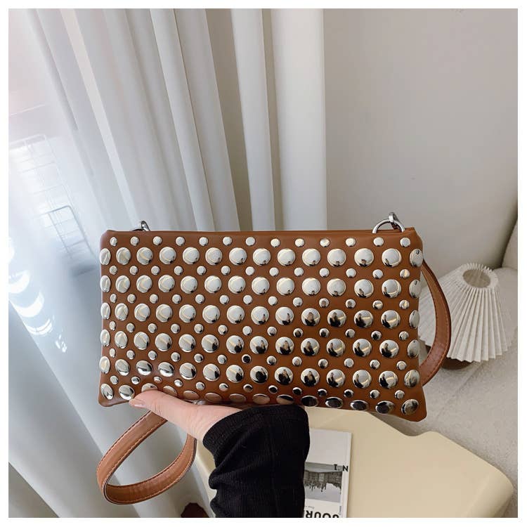 Personalized trendy riveted single-shoulder bag