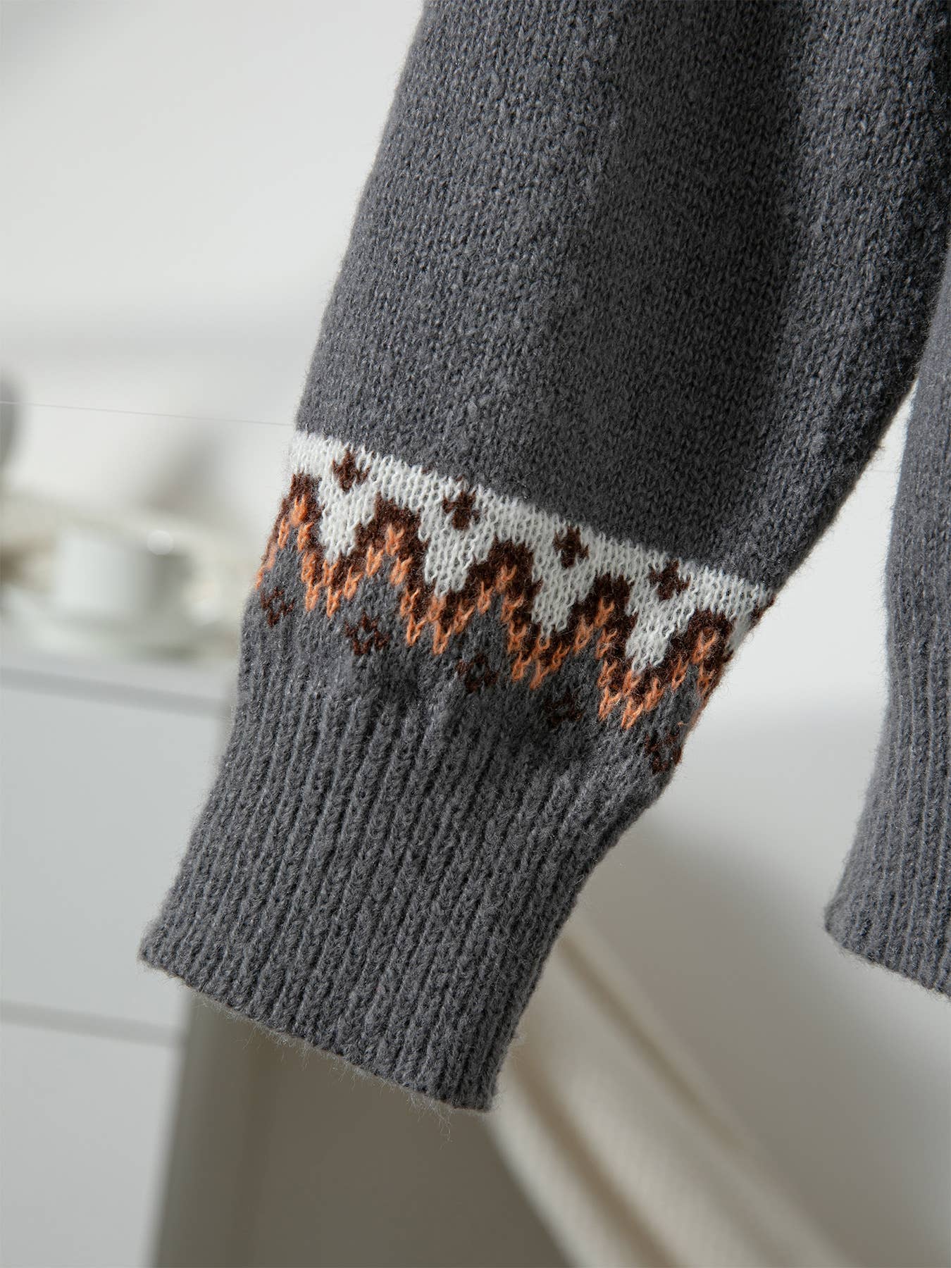 Color-blocking single-breasted knitted cardigan