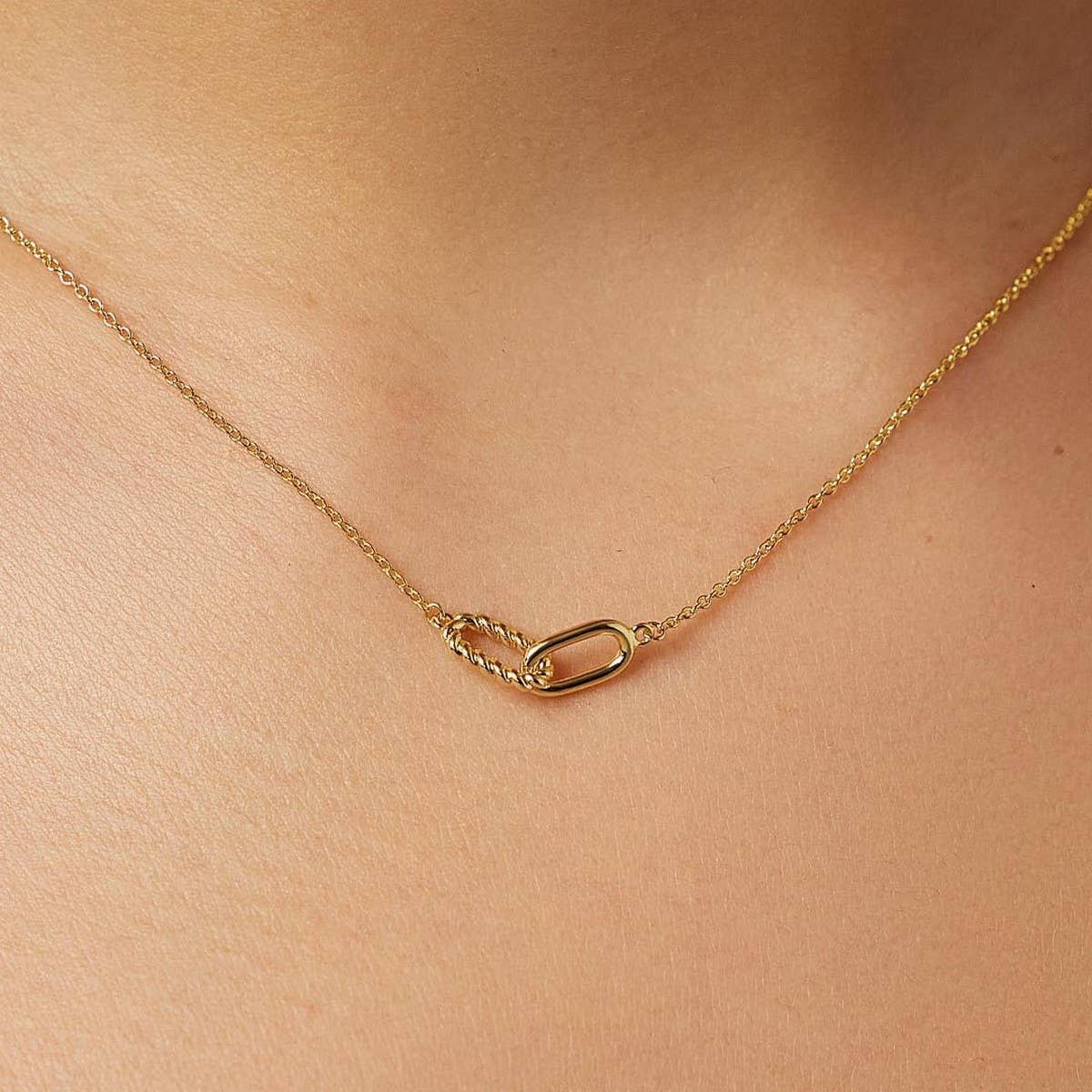 Fashionable design double circle necklace