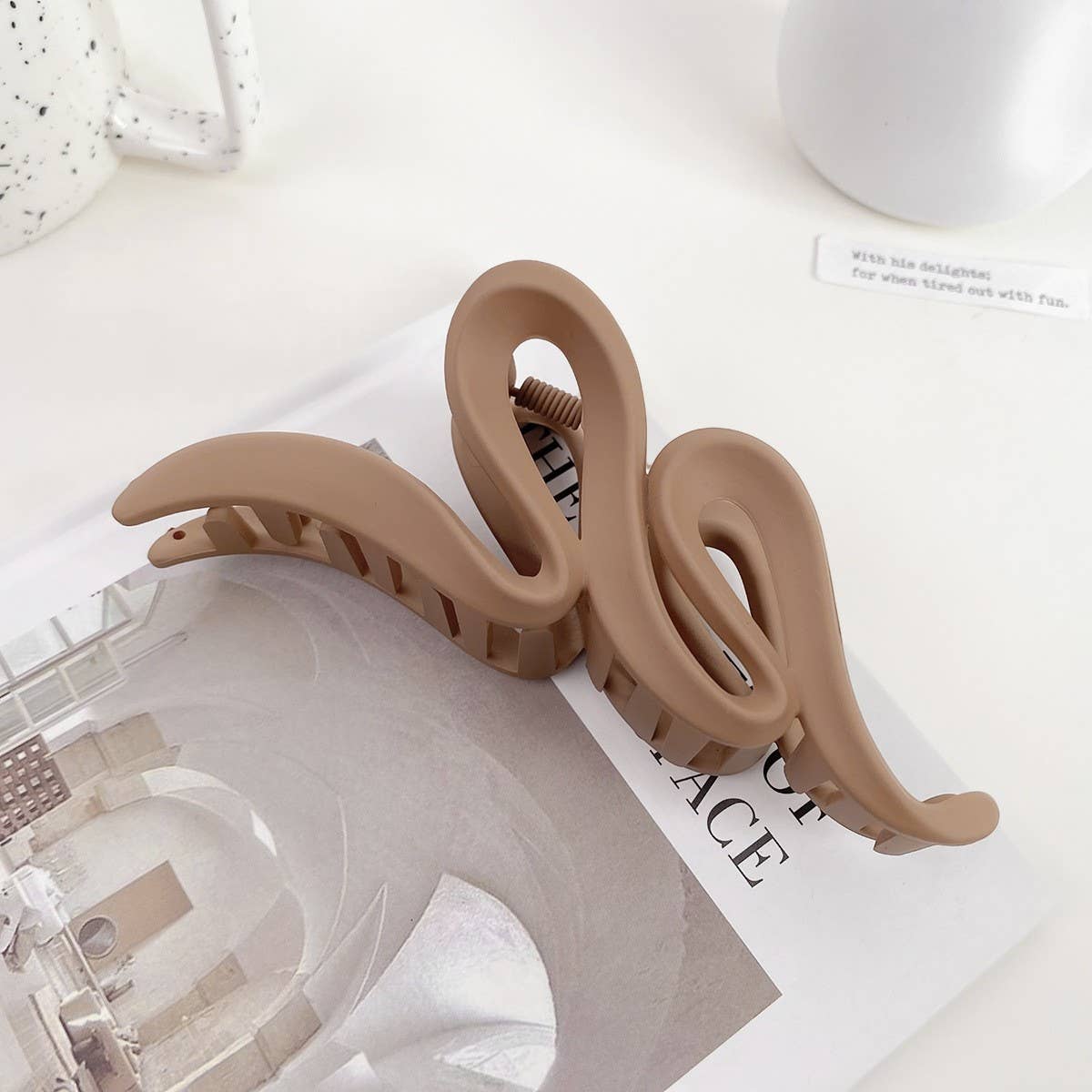 Rad extra-large shark clip fashionable grab clip