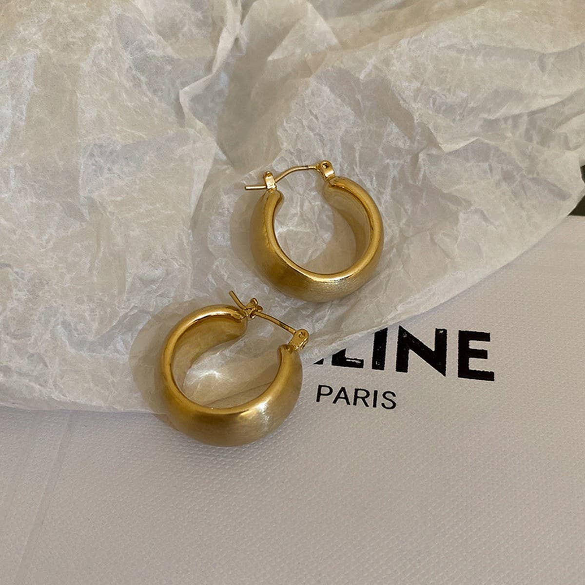 ROUND FASHION COOL STYLE EARRINGS