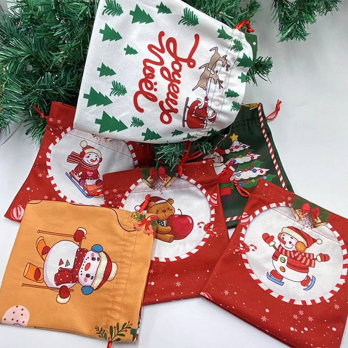 CWMM9697_CHRISTMAS EVE CARTOON DRAWSTRING GIFT BAG
