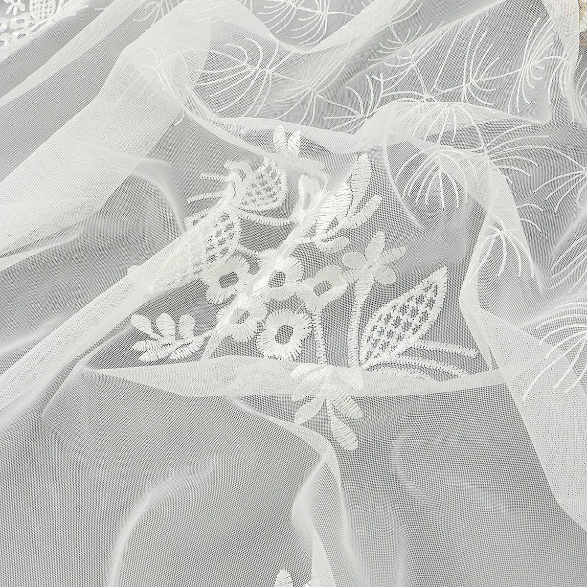 LACE PRINT BREATHABLE TRIANGLE SCARF VEIL