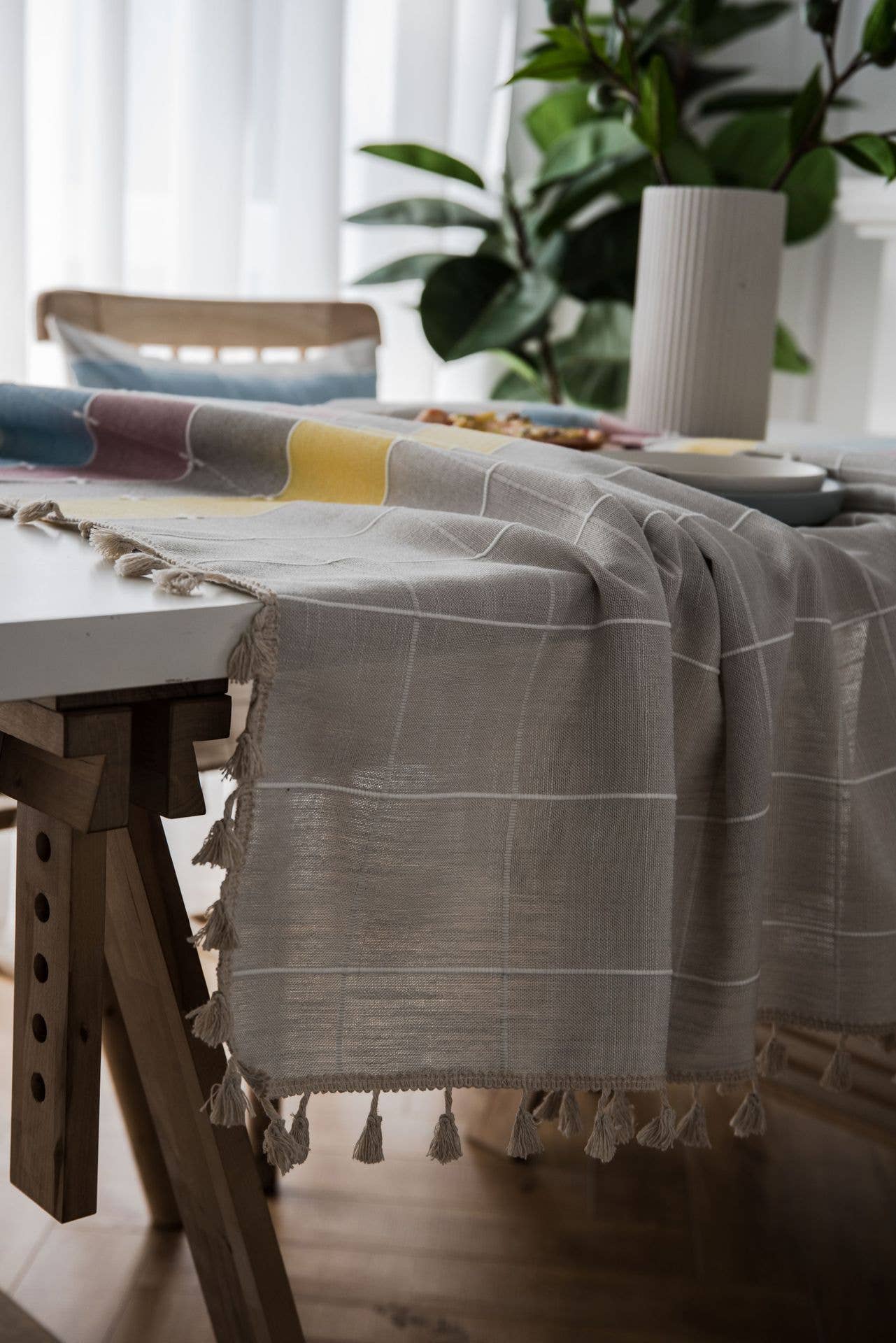 COLOR PLAID PATTERN COSY TABLECLOTHS WITH TASSELS